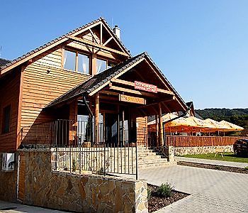 Wellness Pension & Salas Saris Park Prešov Esterno foto