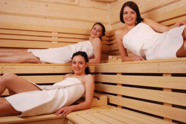 Wellness Pension & Salas Saris Park Prešov Esterno foto