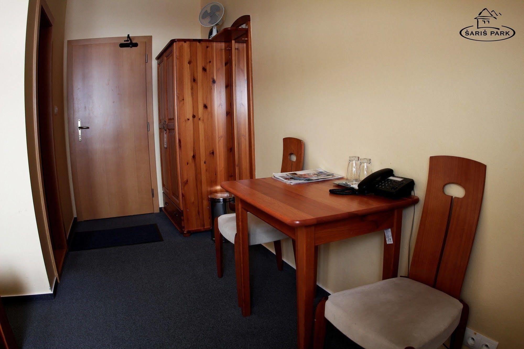 Wellness Pension & Salas Saris Park Prešov Esterno foto